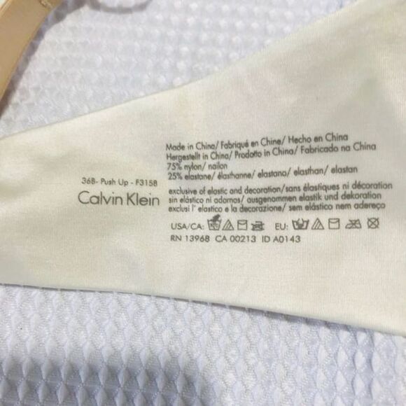 Calvin Klein push-up bra size 36B - Picture 3 of 3